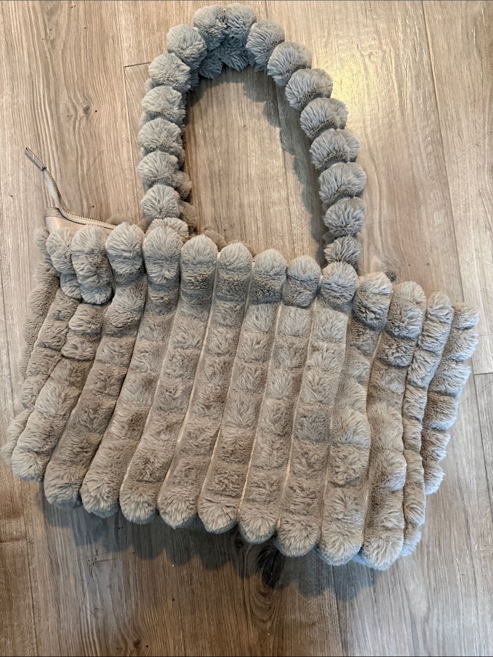Plush Faux Fur Tote Bag in beige/tan